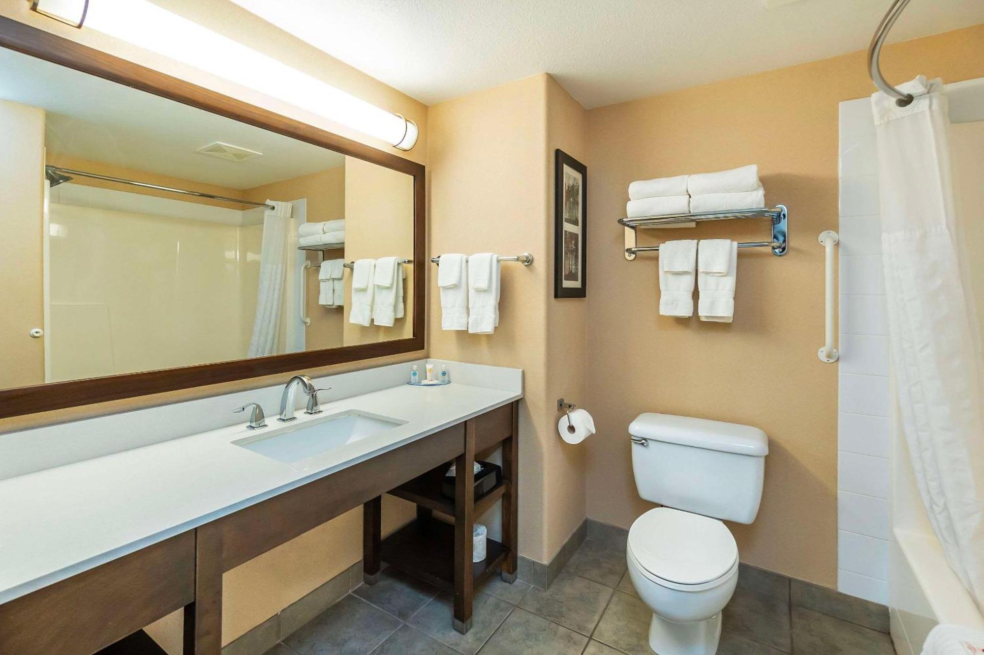 Hotel Comfort & Salmon Arm